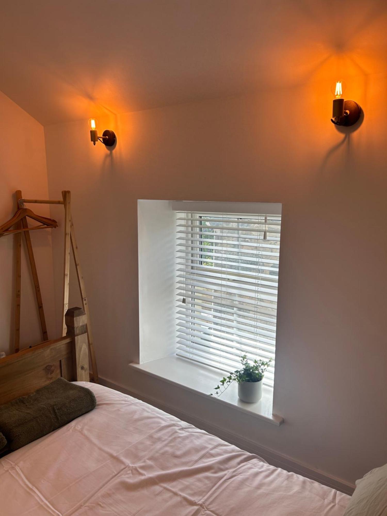 Cosy Modern Miners Cottage Llanllechid Εξωτερικό φωτογραφία